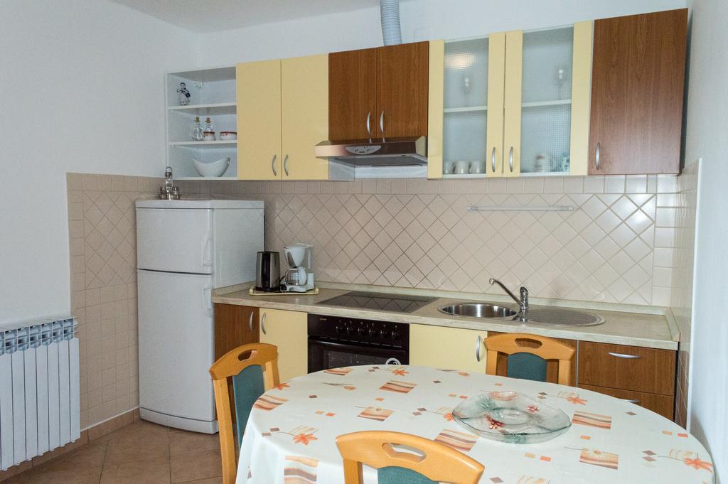 Apartments Zdenka Starigrad Paklenica Extérieur photo