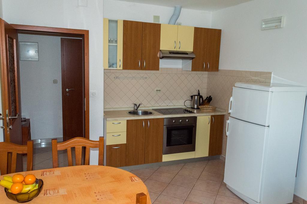 Apartments Zdenka Starigrad Paklenica Extérieur photo